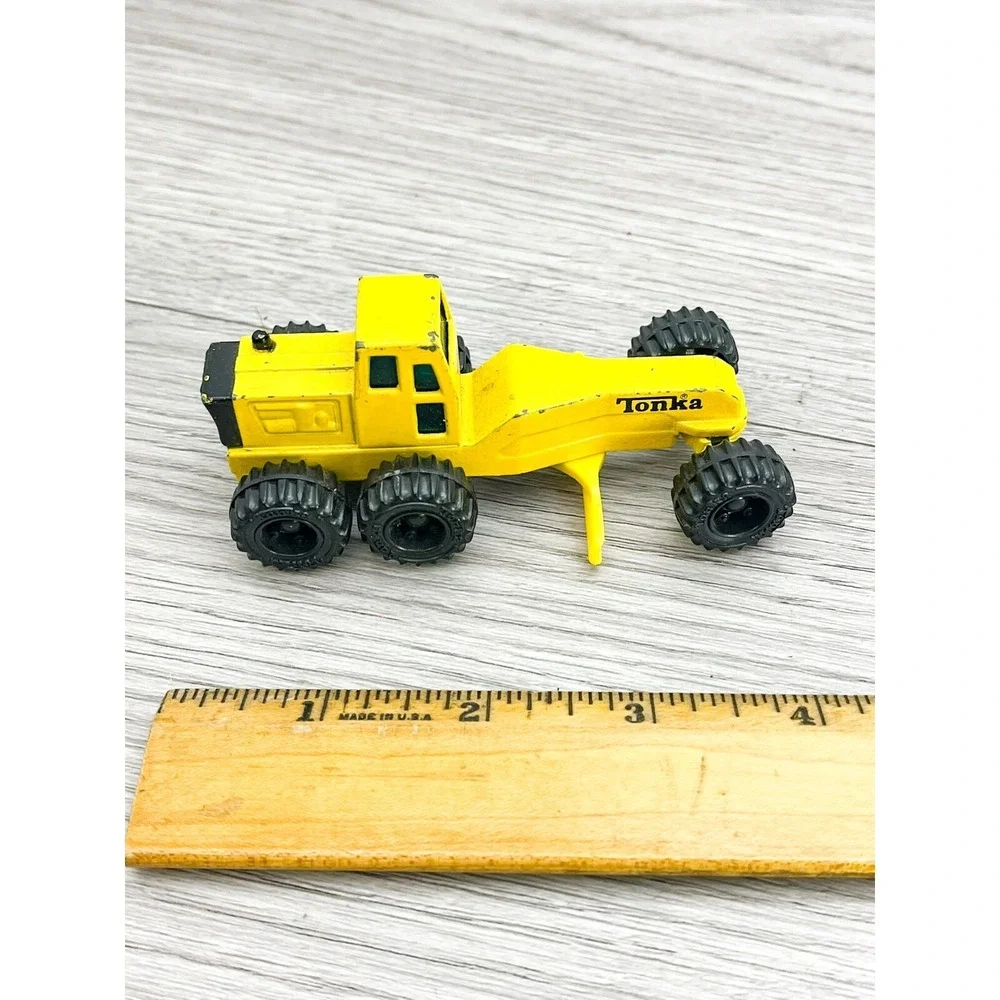 1994 Tonka Tractor, Motor Road Grader Yellow Construction Die Cast Tonka Tractor